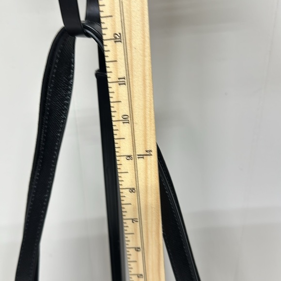 Maddie Medium Crossgrain Leather Tote Bag - Picture 16 of 16